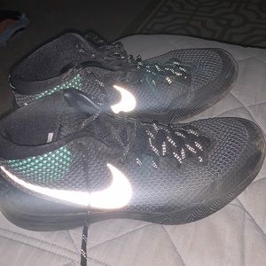 Nike Kyrie Irving 1 size 11 Mens